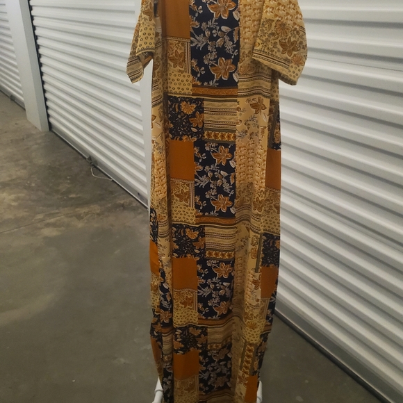 Multicolored Dress. - Picture 5 of 7